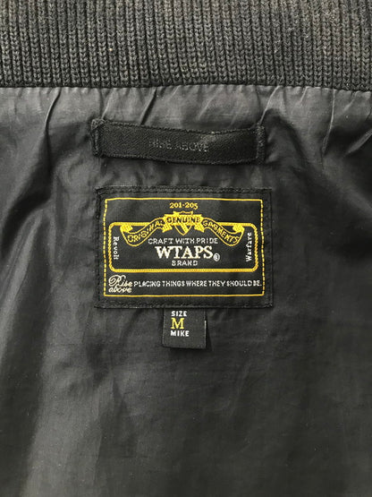 【現状渡し品】【メンズ】 WTAPS ダブルタップス RISE ABOVE DOWN JACKET 092GWDT-JKM01 ライズ アバフ ダウンジャケットアウター 142-260212-rt-05-tag サイズ：M カラー：ブラック 万代Net店