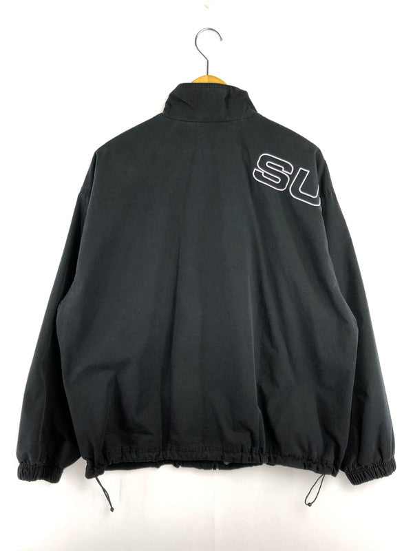 【メンズ】 Supreme シュプリーム 25AW SPELLOUT EMBROIDERED RIPSTOP TRACK JACKET スペルアウト 刺繍入り リップストップ トラックジャケット 149-260320-rt-24-tag サイズ：M カラー：ブラック 万代Net店