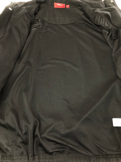 【メンズ】 Supreme シュプリーム 25AW SPELLOUT EMBROIDERED RIPSTOP TRACK JACKET スペルアウト 刺繍入り リップストップ トラックジャケット 149-260320-rt-24-tag サイズ：M カラー：ブラック 万代Net店