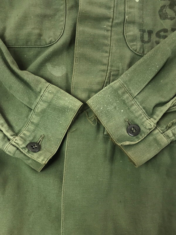 【現状渡し品】【メンズ】 US ARMY アメリカ軍 50'S-60'S ”USMC" MILITARY UTILITY SHIRT 50年代-60年代 ミリタリー ユーティリティ シャツ 長袖シャツ 146-260328-na-13-tag サイズ：表記サイズなし　下記参照 カラー：カーキ 万代Net店