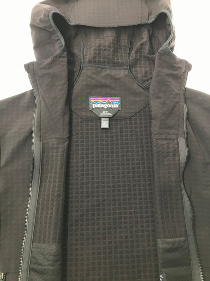【中古品】【メンズ】 PATAGONIA パタゴニア R1 TECHFACE HOODY 83578 テックフェイス フーディ ライトアウター 144-260428-na-15-tagh サイズ：M カラー：ブラック 万代Net店