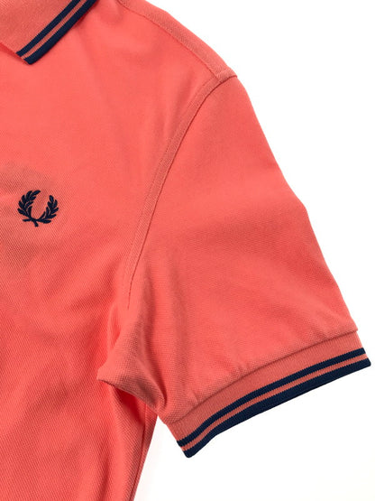 【中古美品】【メンズ】 COMME DES GARCONS SHIRT コムデギャルソンシャツ × FRED PERRY フレッドペリー コラボ POLO SHIRT FO-T501 ポロシャツ 半袖 トップス 140-260429-yy-01-tag サイズ：M カラー：コーラル 万代Net店