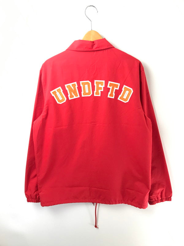 【中古美品】【メンズ】 UNDEFEATED アンディフィーテッド × CHAMPION チャンピオン COACH JACKET C8-R614 コーチジャケット ライトアウター 142-260822-rt-23-tagh サイズ：M カラー：レッド 万代Net店