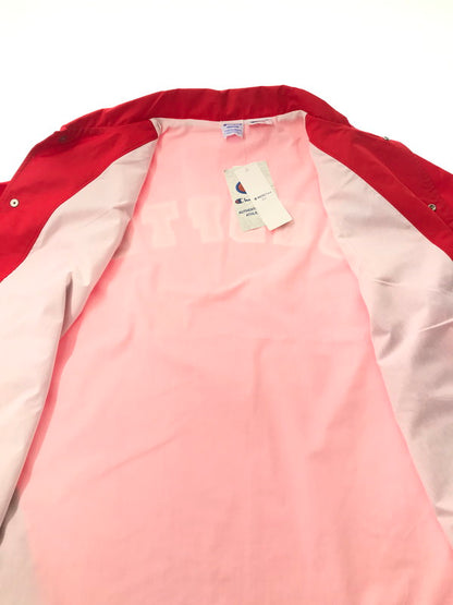 【中古美品】【メンズ】 UNDEFEATED アンディフィーテッド × CHAMPION チャンピオン COACH JACKET C8-R614 コーチジャケット ライトアウター 142-260822-rt-23-tagh サイズ：M カラー：レッド 万代Net店