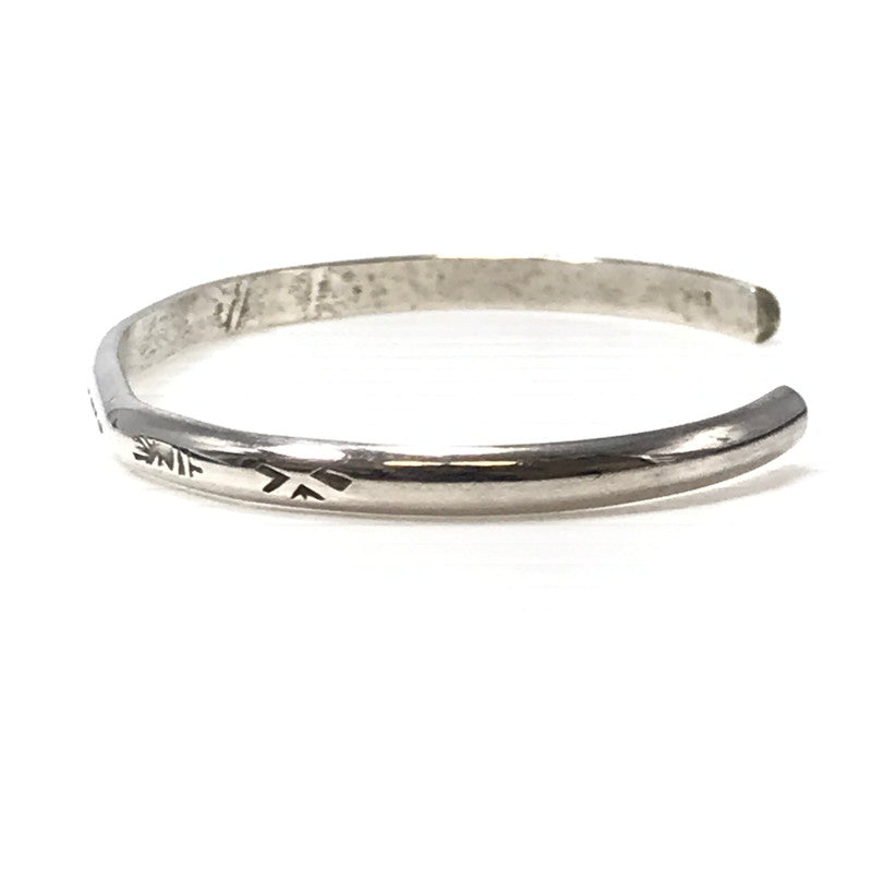 【現状渡し品】【メンズ】 NAVAJO ナバホ族 STERLING スタンプワーク バングル アクセサリー 191-260624-na-09-tagh カラー：シルバー 万代Net店