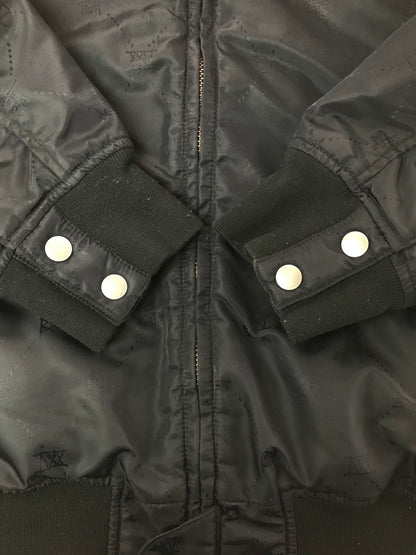 【中古品】【メンズ】 STUSSY ステューシー GEAR ギア BOMBER JACKET 総柄 ボンバージャケット アウター 142-260416-rt-07-tag サイズ：M カラー：ブラック 万代Net店