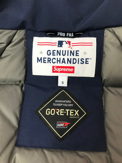 【中古品】【メンズ】 SUPREME シュプリーム ×NEW YORK YANKEES ニューヨーク ヤンキース 21AW GORE-TEX 700-FILL DOWN JACKET ゴアテックス ダウンジャケット アウター 149-260427-na-14-tagh サイズ：S カラー：ネイビー 万代Net店
