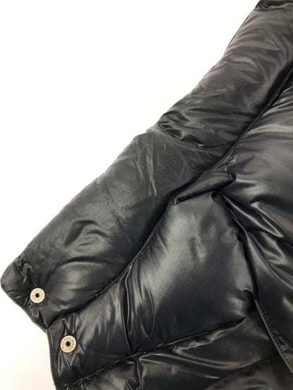 【中古品】【メンズ】 SOPHNET ソフネット× FRAGMENT DESIGN フラグメントデザイン FSF FYI DOWN VEST SOPH-134082 ダウンベスト 142-260822-su-02-tagh サイズ：M カラー：ブラック 万代Net店