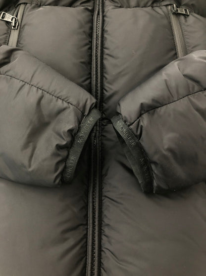 【中古品】【メンズ】 MONCLER 国内正規 MONTCLA DOWN JACKET J20911B56900 モンクラ ダウンジャケット アウター 141-260525-ki-11-tagh サイズ：3 カラー：ブラック 万代Net店