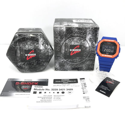 【メンズ】 CASIO G-SHOCK ジーショック DW-5610SC-2JF 5600 SERIES デジタル腕時計 時計 196-260522-ki-13-tagh カラー：ブルー/オレンジ 万代Net店
