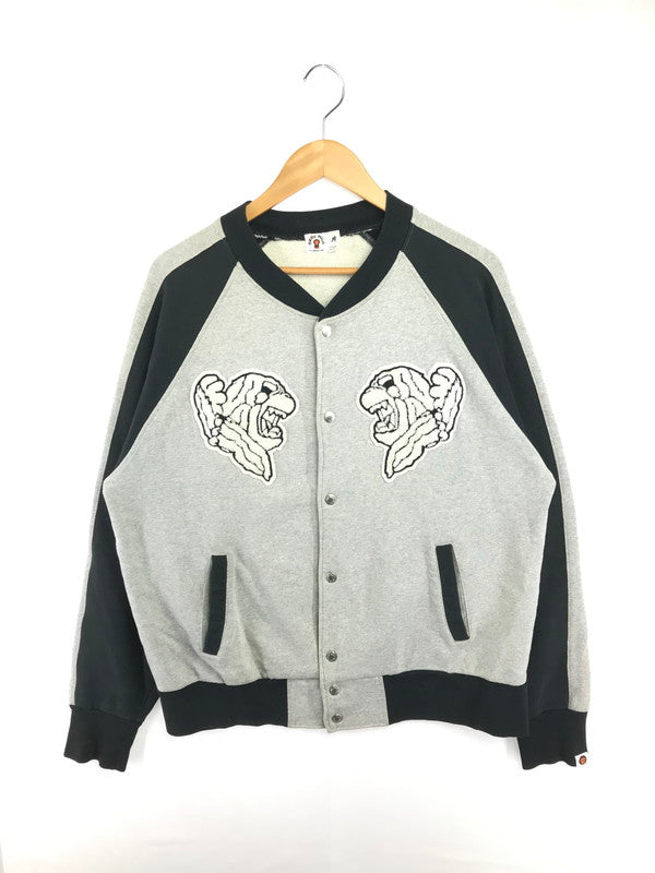 【中古品】【メンズ】 A BATHING APE BABY MILO SWEAT STADIUM JACKET スウェット スタジアム ジャケット ライトアウター 142-260529-ki-14-tagh サイズ：M カラー：GRAY BLACK 万代Net店