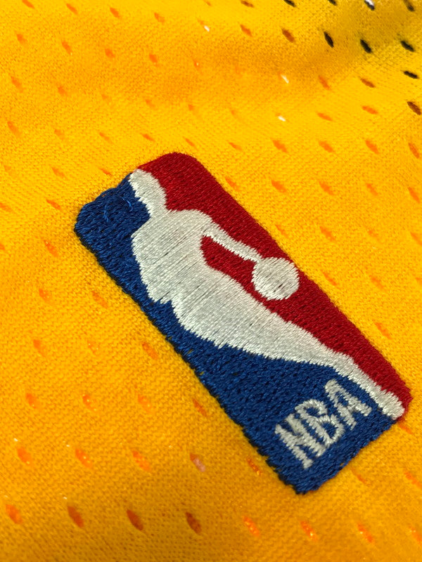 【中古品】【メンズ】 NIKE TEAM ナイキ チーム LOS ANGELES LAKERS KOBE UNIFORM ロサンゼルス レイカーズ コービー ユニフォーム トップス 146-260604-rt-29-tagh サイズ：XL カラー：イエロー 万代Net店