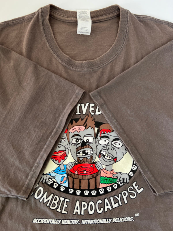 【中古品】【メンズ】 UNKNOWN ZOMBIE APOCALYPSE PRINT S/S TEE ゾンビアポカリプス プリント ショートスリーブ Tシャツ 半袖 トップス 178-260620-kk-08-hon サイズ：2XL カラー：グレー系 万代Net店
