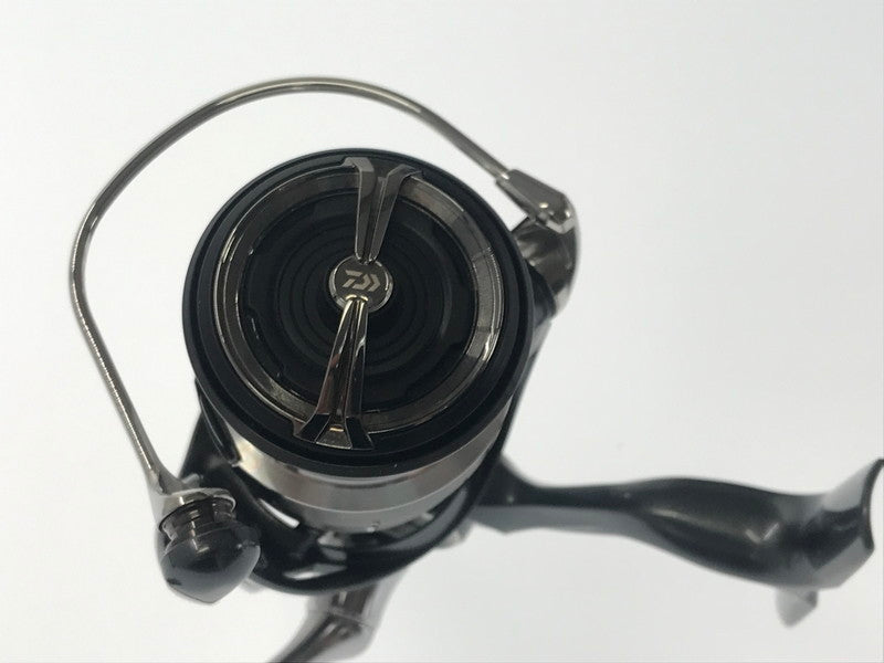 【中古美品】 DAIWA ダイワ 24 LUVIAS 24 ルビアス LT2500S-XH スピニングリール 釣り 釣り具等 134-260806-rt-04-tagh 万代Net店