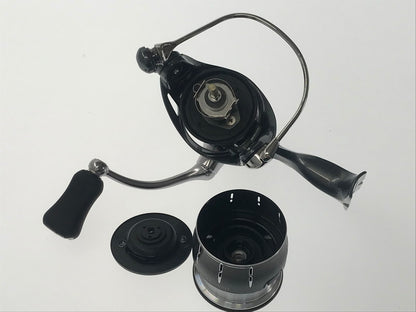 【中古美品】 DAIWA ダイワ 24 LUVIAS 24 ルビアス LT2500S-XH スピニングリール 釣り 釣り具等 134-260806-rt-04-tagh 万代Net店