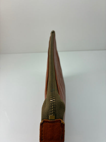 【現状渡し品】【メンズ】 SLOW スロウ LEATHER CLUTCH BAG レザー クラッチバッグ カバン 178-260705-kk-19-hon カラー：ブラウン 万代Net店