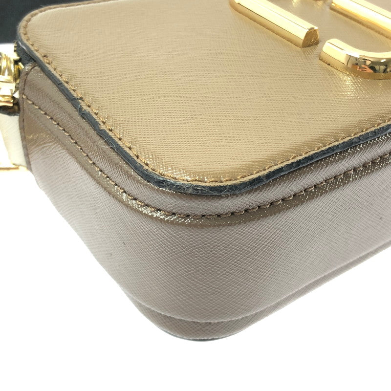 【中古品】【レディース】 MARC JACOBS マークジェイコブス THE SNAPSHOT M0014146 ザ スナップショット ショルダーバッグ "CEMENT MULCH" カバン 180-260616-na-07-tagh カラー：ブラウン系 万代Net店