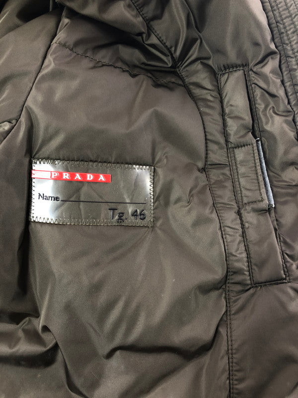 【現状渡し品】【メンズ】 PRADA SPORT プラダ スポーツ NYLON PADDING JACKET 0000ET-C0838-00002 ART.SGA293 ナイロン パディング ジャケット 中綿ジャケット アウター 146-260622-na-28-tagh サイズ：46 カラー：オリーブ系 万代Net店