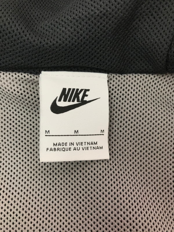 【中古品】【メンズ】 NIKE ナイキ CLUB MEN'S HOODED JACKET IH5962-029 クラブ メンズ フーデッド ジャケット ライトアウター 148-260625-rt-28-tagh サイズ：M カラー：グレー/ブラック 万代Net店