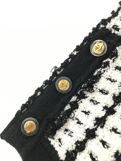 【中古品】【レディース】 CHANEL BOUTIQUE シャネル ブティック COCO MARK BUTTON KNIT CARDIGAN ココ マーク ボタン ニット カーディガン トップス 183-260621-rt-05-tagh サイズ：不明 下記参照 カラー：ホワイト/ブラック 万代Net店