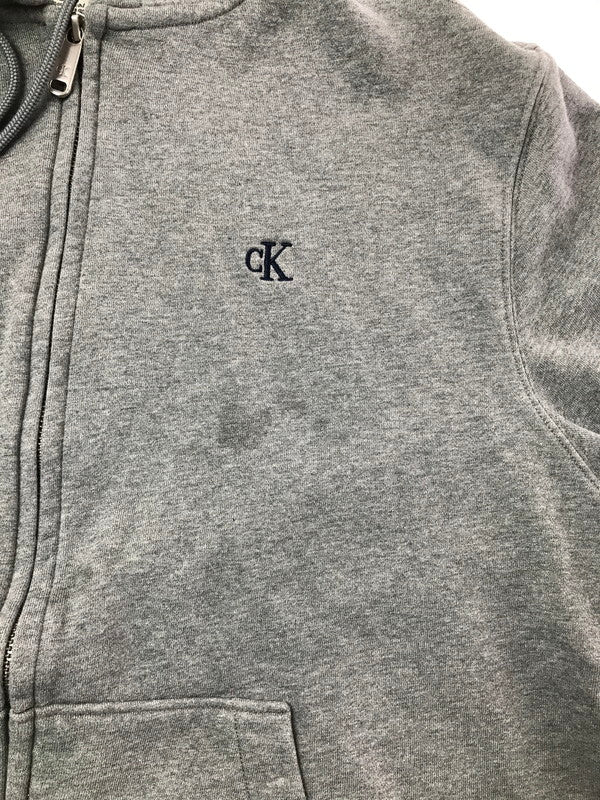 【中古品】【メンズ】 CALVIN KLEIN JEANS カルバン クライン ジーンズ MONOGRAM TERRY ZIP UP HOODIE 4RD266G モノグラム テリー ジップアップ フーディー トップス 141-260625-rt-19-tagh サイズ：L カラー：グレー 万代Net店