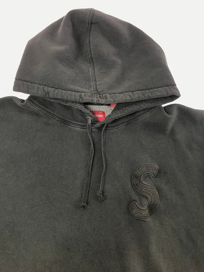 【中古品】【メンズ】 SUPREME シュプリーム 23SS OVERDYED S LOGO HOODED SWEATSHIRT オーバーダイド フーデッド スウェットシャツ パーカー 149-260716-rt-07-tagh カラー：ブラック 万代Net店