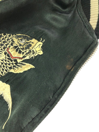 【現状渡し品】【メンズ】 花旅楽団 ハナタビ ガクダン SOUVENIR JACKET 鬼若丸の鯉退治 スーベニア ジャケット ライトアウター 145-260716-rt-13-tagh サイズ：L カラー：グリーン/ベージュ 万代Net店