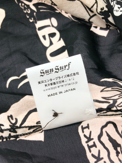 【中古品】【メンズ】 SUN SURF サンサーフ SHOWING HAWAIIAN ISLAND RAYON HAWAIIAN SHIRT SS39012 レーヨン ハワイアン シャツ トップス 145-260716-rt-12-tagh サイズ：XL カラー：ブラック/ホワイト 万代Net店