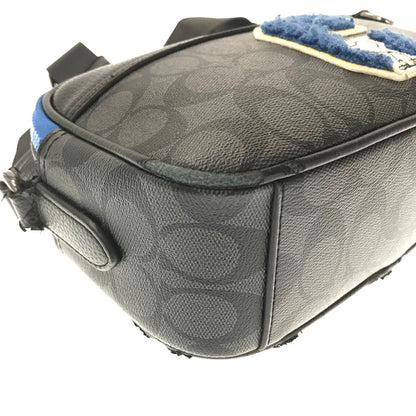 【ジャンク品】【メンズ】 COACH コーチ × SNOOPY スヌーピー コラボ SIGNATURE SHOULDER BAG C4027 シグネチャー ショルダーバッグ カバン 180-260802-hi-19-tagh カラー：ブラック/ブルー 万代Net店