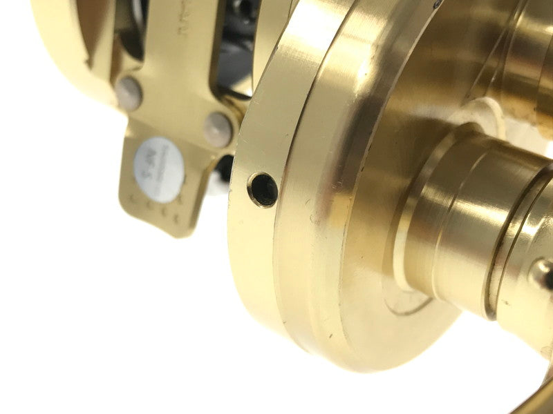 【中古品】 SHIMANO シマノ 15 カルカッタコンクエスト 200HG RIGHT 右ハンドル ベイトリール 釣り 釣り具等 134-260804-YY-08-tagh 万代Net店