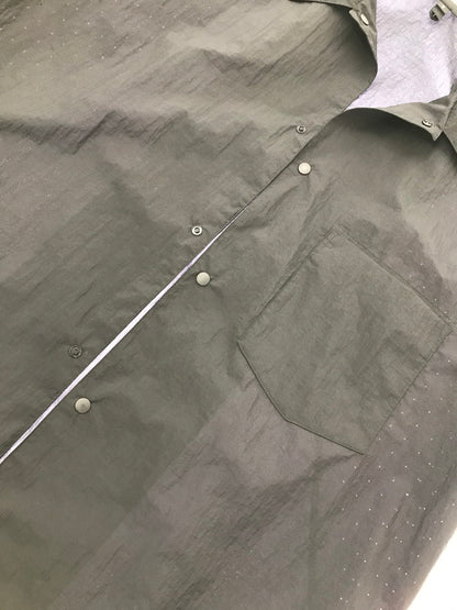 【中古品】【メンズ】 GOLDWIN ゴールドウイン SHEER NYLON WIND SHIRT GL56140 シアーナイロン ウィンドシャツ 長袖シャツ トップス 144-260803-ki-03-tagh サイズ：3 カラー：ブラック 万代Net店