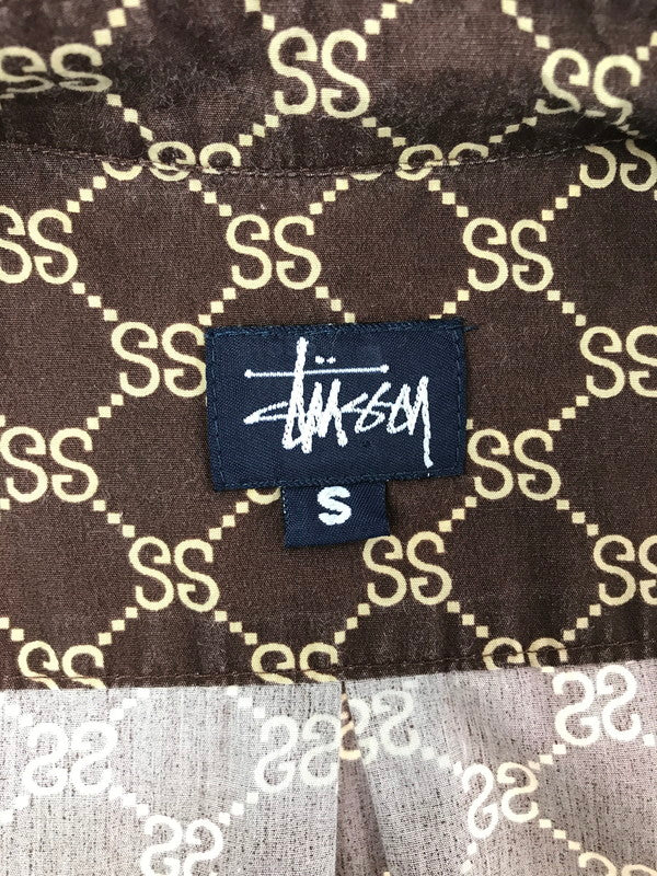【中古品】【メンズ】 STUSSY ステューシー 90's MADE IN USA MONOGRAM S/S SHIRT ９０年代 モノグラム ショートスリーブ シャツ トップス 142-260807-rt-01-tagh サイズ：S カラー：ブラウン 万代Net店