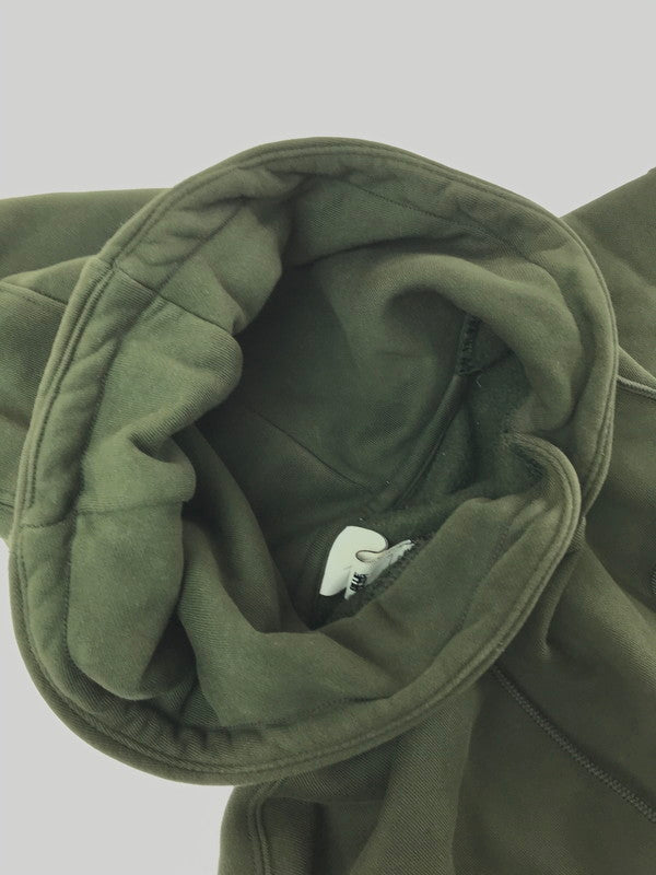 【中古品】【メンズ】 NIKE ナイキ × BILLIE EILISH ビリー アイリッシュ FLEECE HOODIE DQ7751-355 フリース フーディー 148-260807-rt-06-tagh サイズ：L カラー：グリーン系 万代Net店
