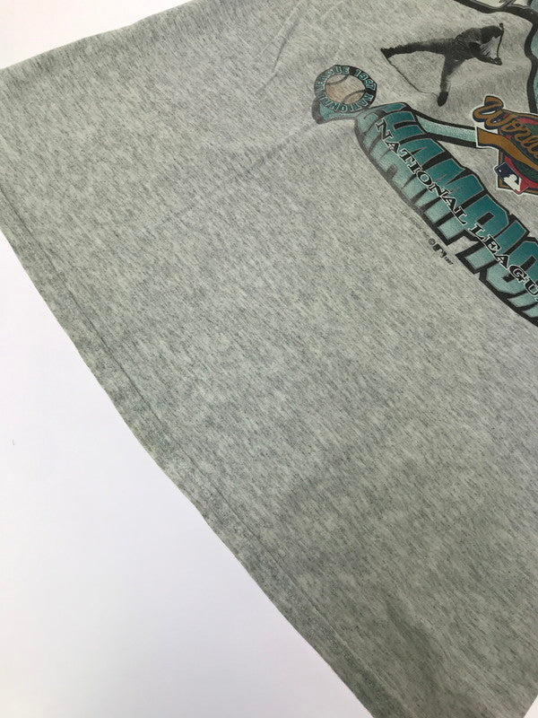 【現状渡し品】【メンズ】 RED OAK レッド オーク c1997 FLORIDA MARLINS CHAMPIONS T-SHIRT フロリダ マーリンズ チャンピオン Tシャツ メキシコ製 トップス 146-260807-rt-14-tagh サイズ：L カラー：グレー 万代Net店