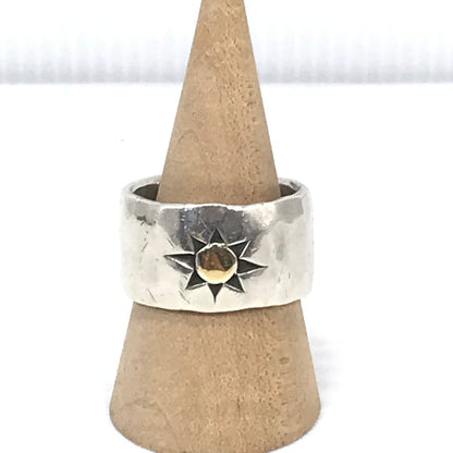 【中古品】【メンズ】 BIG HAND ビッグ ハンド SV925 K18 SUN SYMBOL RING 1253 1998 タタキ サンシンボル リング 指輪 アクセサリー 191-260818-rt-23-tag カラー：シルバー 万代Net店
