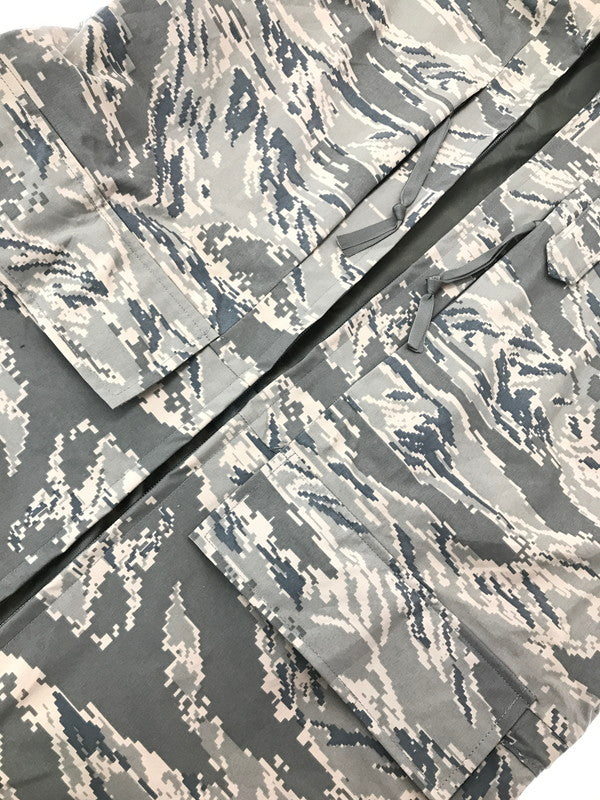 【中古品】【メンズ】 USAF アメリカ空軍 00's GORE-TEX PARKA DEGITAL CAMO 2045370 USA製 ゴアテックス パーカー アウター 146-260826-rt-18-tagh サイズ：S カラー：グリーン 万代Net店