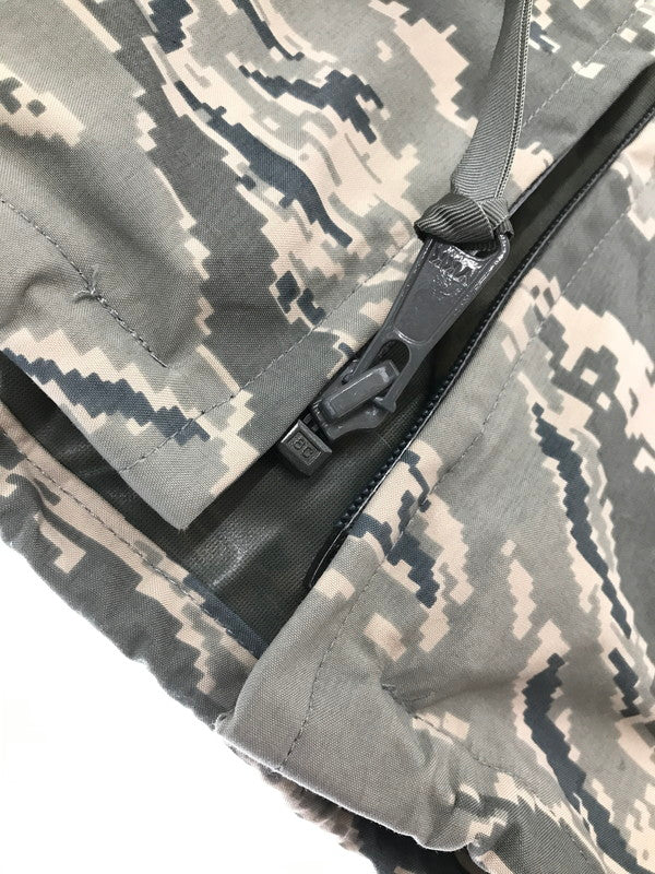 【中古品】【メンズ】 USAF アメリカ空軍 00's GORE-TEX PARKA DEGITAL CAMO 2045370 USA製 ゴアテックス パーカー アウター 146-260826-rt-18-tagh サイズ：S カラー：グリーン 万代Net店