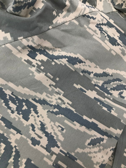 【中古品】【メンズ】 USAF アメリカ空軍 00's GORE-TEX PARKA DEGITAL CAMO 2045370 USA製 ゴアテックス パーカー アウター 146-260826-rt-18-tagh サイズ：S カラー：グリーン 万代Net店