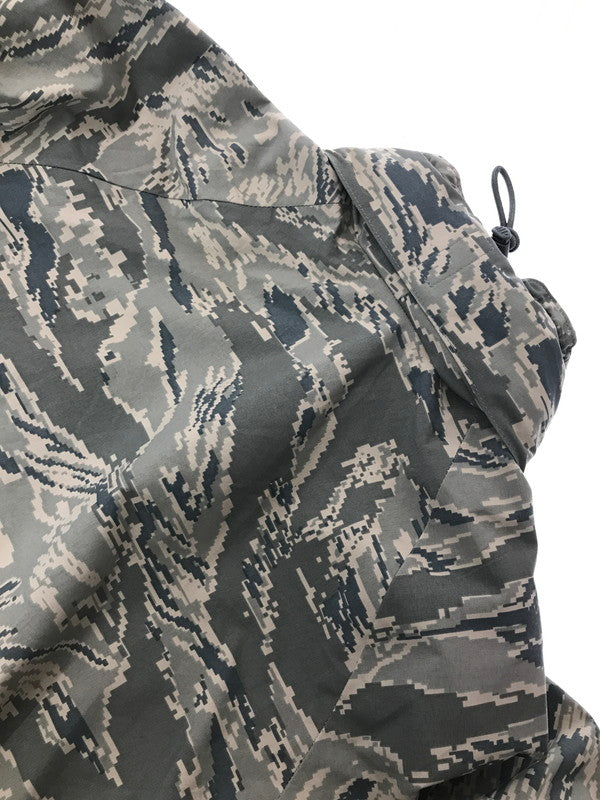【中古品】【メンズ】 USAF アメリカ空軍 00's GORE-TEX PARKA DEGITAL CAMO 2045370 USA製 ゴアテックス パーカー アウター 146-260826-rt-18-tagh サイズ：S カラー：グリーン 万代Net店