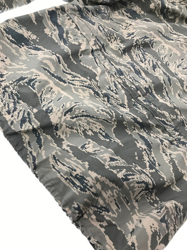 【中古品】【メンズ】 USAF アメリカ空軍 00's GORE-TEX PARKA DEGITAL CAMO 2045370 USA製 ゴアテックス パーカー アウター 146-260826-rt-18-tagh サイズ：S カラー：グリーン 万代Net店