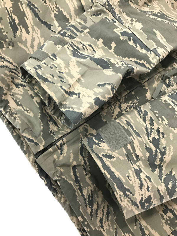 【中古品】【メンズ】 USAF アメリカ空軍 00's GORE-TEX PARKA DEGITAL CAMO 2045370 USA製 ゴアテックス パーカー アウター 146-260826-rt-18-tagh サイズ：S カラー：グリーン 万代Net店