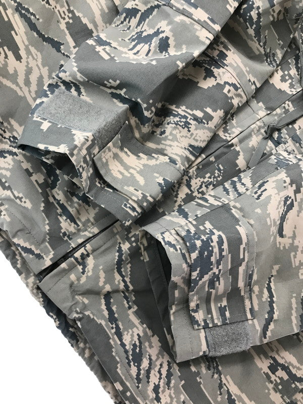 【中古品】【メンズ】 USAF アメリカ空軍 00's GORE-TEX PARKA DEGITAL CAMO 2045370 USA製 ゴアテックス パーカー アウター 146-260826-rt-18-tagh サイズ：S カラー：グリーン 万代Net店