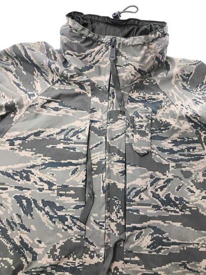 【中古品】【メンズ】 USAF アメリカ空軍 00's GORE-TEX PARKA DEGITAL CAMO 2045370 USA製 ゴアテックス パーカー アウター 146-260826-rt-18-tagh サイズ：S カラー：グリーン 万代Net店