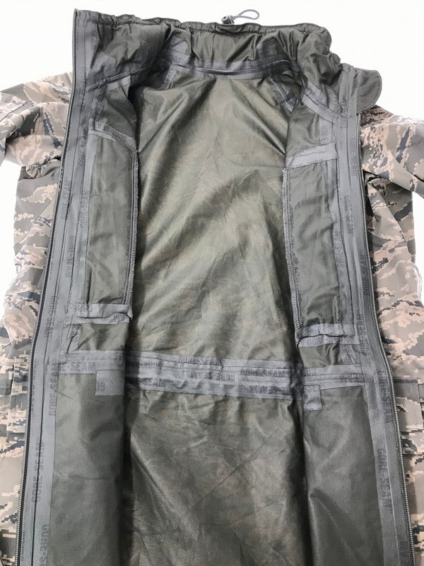 【中古品】【メンズ】 USAF アメリカ空軍 00's GORE-TEX PARKA DEGITAL CAMO 2045370 USA製 ゴアテックス パーカー アウター 146-260826-rt-18-tagh サイズ：S カラー：グリーン 万代Net店