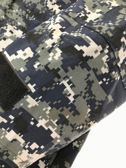 【中古品】【メンズ】 US NAVY アメリカ海軍 GORE-TEX PARKA NAVY DEGITAL CAMO 8415-01-539-9682 ゴアテックス パーカー アウター 146-260826-rt-17-tagh サイズ：M カラー：ネイビー 万代Net店