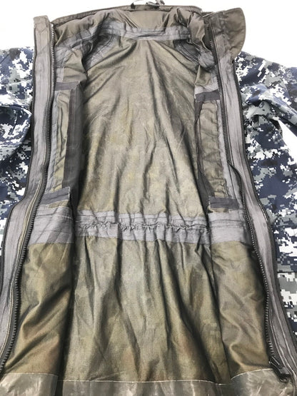 【中古品】【メンズ】 US NAVY アメリカ海軍 GORE-TEX PARKA NAVY DEGITAL CAMO 8415-01-539-9682 ゴアテックス パーカー アウター 146-260826-rt-17-tagh サイズ：M カラー：ネイビー 万代Net店