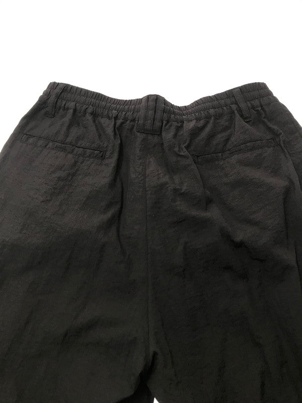【中古品】【メンズ】 YOKE ヨーク 25SS NYLON 3PLEATED WIDE-LEG EASY TROUSERS YK25SS0922P 3プリーツ ワイドレッグ イージー トラウザーズ 151-260829-rt-29-tagh サイズ：2 カラー：ブラック 万代Net店