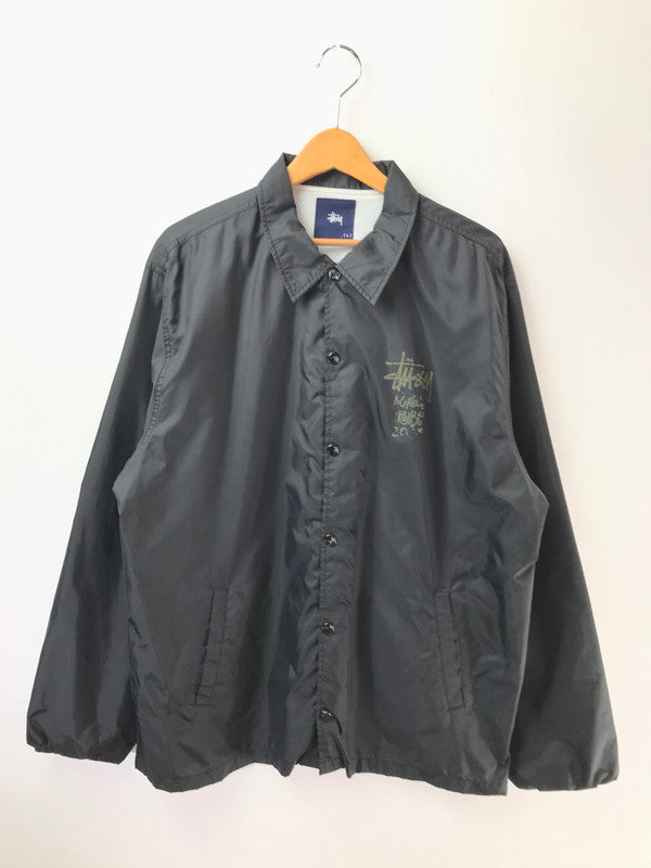 【現状渡し品】【メンズ】 OLD STUSSY オールド ステューシー 00's WORLD TRIBE 2003 STAFF COACH JACKET 紺タグ コーチ ジャケット ライトアウター 142-260826-rt-16-tagh サイズ：L カラー：ブラック 万代Net店
