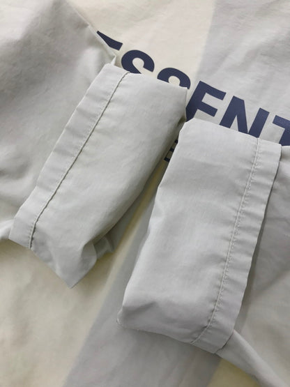 【中古品】【メンズ】 FEAR OF GOD ESSENTIALS フィア オブ ゴッド エッセンシャルズ COACH JACKET BEIGE コーチジャケット ライトアウター 142-260826-rt-12-tagh サイズ：XS カラー：ベージュ 万代Net店