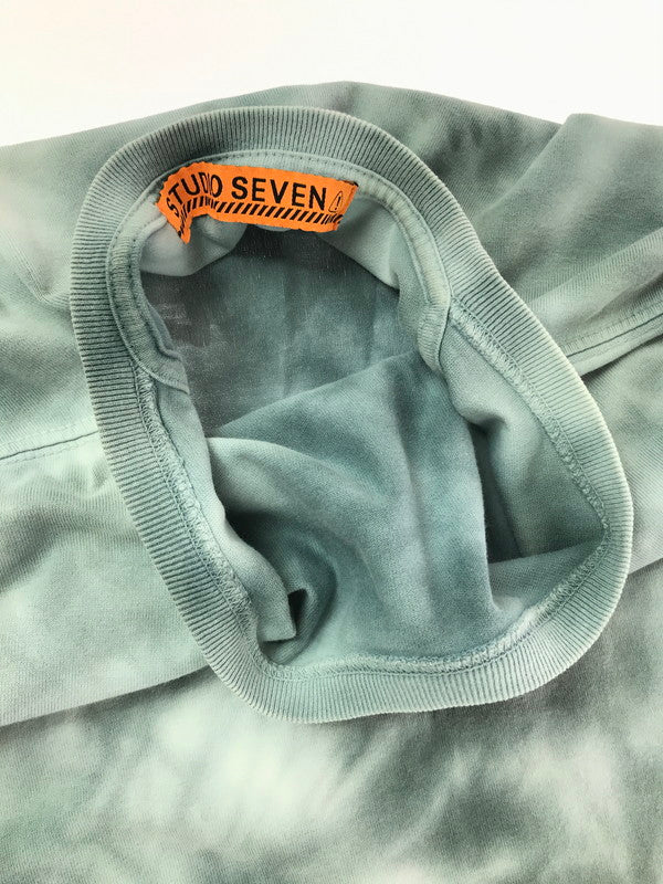 【中古品】【メンズ】 STUDIO SEVEN スタジオ セブン TIE-DYE T-SHIRT WITH BACK PRINT IN UPPERCASE 70864238 タイダイ Tシャツ トップス 142-260829-rt-01-tagh サイズ：M カラー：グレー 万代Net店